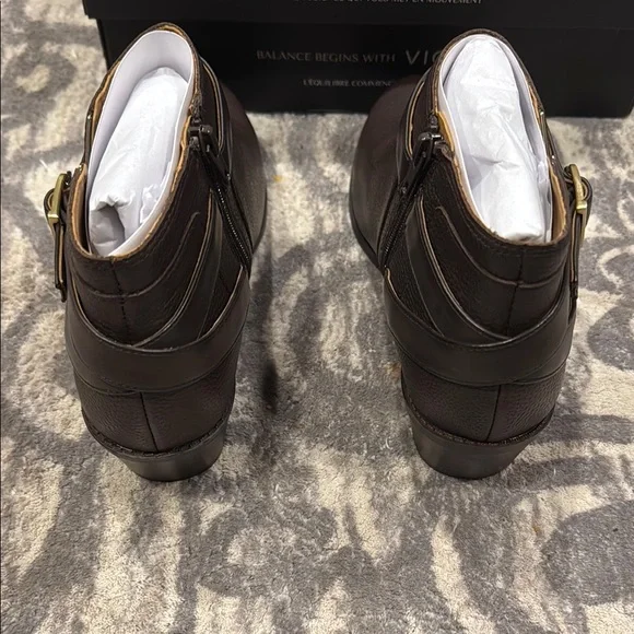 Vionic Women's Brown Ankle Boots - Picture 4 of 6